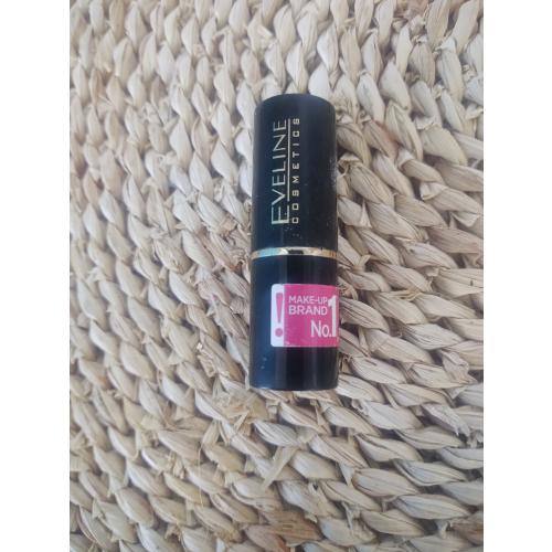 Eveline Cosmetics Aqua Platinum, Pomadka ultra - nawilżająca - opinie | zdjęcie do recenzji od 332eefacd61f2d5c99eb65dc50a4656dc02c4f29_67d8b781e014b - 3