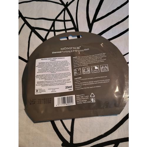 Mond'Sub Charcoal Purfying & Brightening Mask (Maseczka w płachcie oczyszczająco-rozjaśniająca z węglem) - opinie | zdjęcie do recenzji od Owocowysad - 2
