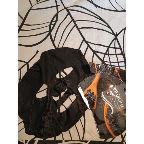 Mond'Sub Charcoal Purfying & Brightening Mask (Maseczka w płachcie oczyszczająco-rozjaśniająca z węglem) - opinie | zdjęcie do recenzji od Owocowysad - 4