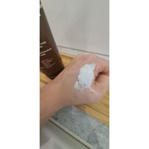 Veoli Botanica Silky Smooth Body, Wygładzająco-nawilżająca maska do ciała w formie peelingu 2 w 1 z 3% betainy - opinie | zdjęcie do recenzji od agamac77 - 2