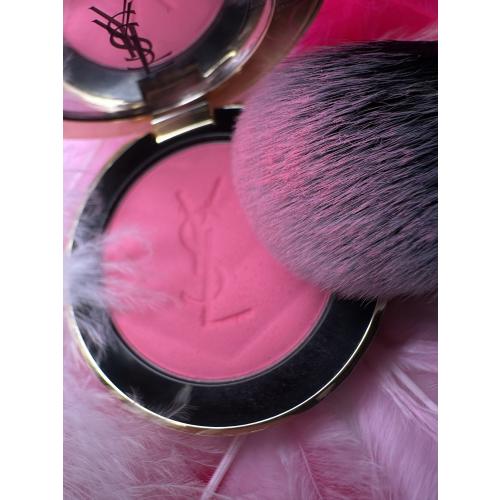 Yves Saint Laurent Make Me Blush, Bold Blurring Blush (Róż do policzków) - opinie | zdjęcie do recenzji od MoniqueMakeup - 4