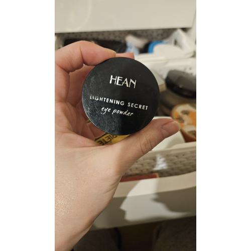 Hean Lightening Secret Eye Powder (Rozjaśniający ultralekki puder pod oczy) - opinie | zdjęcie do recenzji od crayola - 1