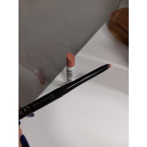 Essence Stay 8h Lipliner Waterproof (Wodoodporna konturówka do ust) - opinie | zdjęcie do recenzji od Dariax_