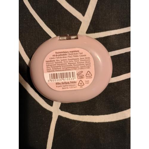 Lovely Stay Pink Baked Blusher (Wypiekany róż do policzków) - opinie | zdjęcie do recenzji od Owocowysad - 4