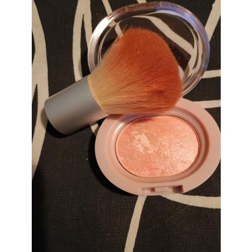 Lovely Stay Pink Baked Blusher (Wypiekany róż do policzków) - opinie | zdjęcie do recenzji od Owocowysad - 2