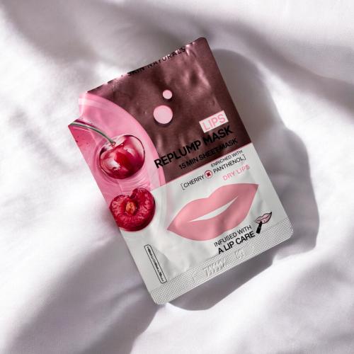 Garnier SkinActive, Moisture Bomb Cherry Lip Mask (Maseczka do ust) - opinie | zdjęcie do recenzji od sweet_pink_flamingo