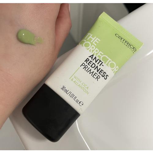 Catrice The Corrector Anti-Redness Primer (Baza pod makijaż na zaczerwienienia) - opinie | zdjęcie do recenzji od Silephen