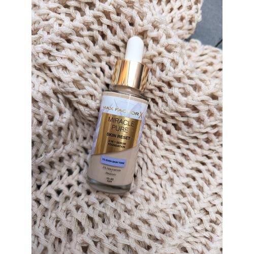 Max Factor Miracle Pure, Skin Reset 2 in 1 Serum Foundation (Pielęgnujący podkład z serum) - opinie | zdjęcie do recenzji od Kosmetycznemusthave - 1