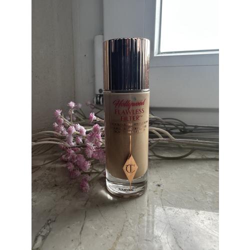 Charlotte Tilbury Hollywood Flawless Filter (Rozświetlająca baza pod makijaż) - opinie | zdjęcie do recenzji od milionbells85