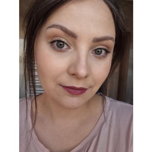 Rimmel Thrill Seeker, Lip Latex, Kryjący błyszczyk do ust w płynie z kwasem hialuronowym i witaminą E - opinie | zdjęcie do recenzji od Julia_szymanowska - 1
