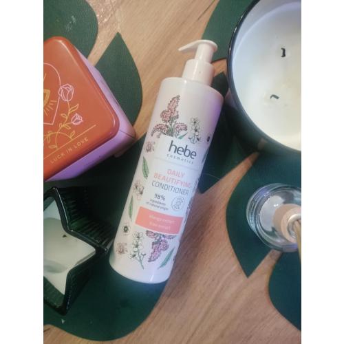 Hebe Cosmetics, Daily Beautifying Conditioner (Pielęgnująca odżywka do włosów) - opinie | zdjęcie do recenzji od blondeinbeauty