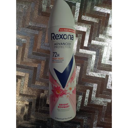Rexona Advanced Protection, Bright Bouquet, 72H Anti-Perspirant Spray (Antyperspirant w sprayu) - opinie | zdjęcie do recenzji od wiola 7