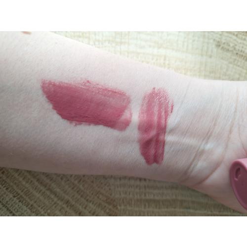 Rimmel Thrill Seeker, Lip Latex, Kryjący błyszczyk do ust w płynie z kwasem hialuronowym i witaminą E - opinie | zdjęcie do recenzji od Ilona0109 - 1