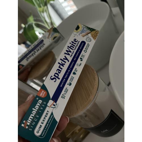 Himalaya Herbals Gum Expert, Sparkly White Herbal Toothpaste (Wybielająca pasta do zębów `Lśniąca biel`) - opinie | zdjęcie do recenzji od MagdalenaPj