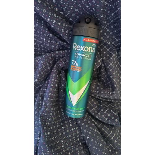 Rexona Men Adavanced Protection, Quantum Dry,  72H Anti-Perspirant Spray (Antyperspirant w sprayu) - opinie | zdjęcie do recenzji od Ewafefka - 2