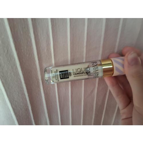Eveline Cosmetics Liquid Camouflage Waterproof Formula (Wodoodporny korektor kamuflujący z kwasem hialuronowym) - opinie | zdjęcie do recenzji od Carmel66