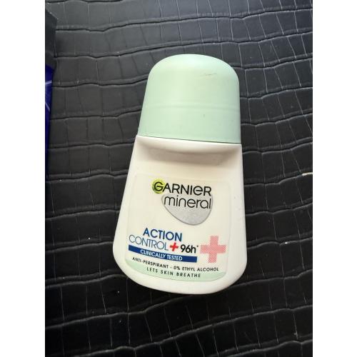 Garnier Mineral, Action Control+ Clinically Tested 96H Anti-perspirant Roll-on (Antyperspirant w kulce) - opinie | zdjęcie do recenzji od Her666