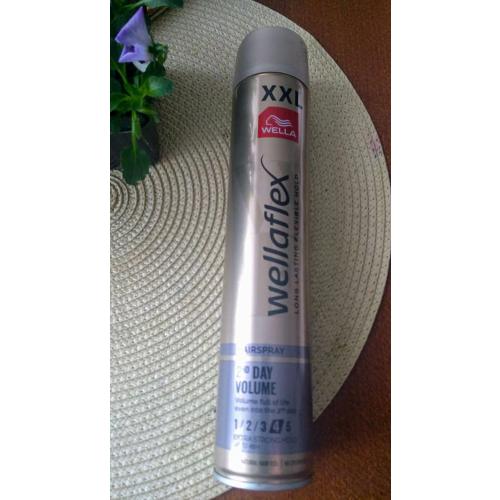 Wella Wellaflex, 2nd Day Volume, Extra Strong Hairspray (Lakier bardzo mocno utrwalający) - opinie | zdjęcie do recenzji od Mona260676