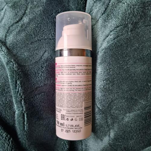 Bielenda Professional SUPREMELAB Essence of Asia, Glow! Antioxidant Face Cream with Japanese Camellia Oil SPF 20 (Antyoksydacyjny krem do twarzy) - opinie | zdjęcie do recenzji od AnaSky - 4