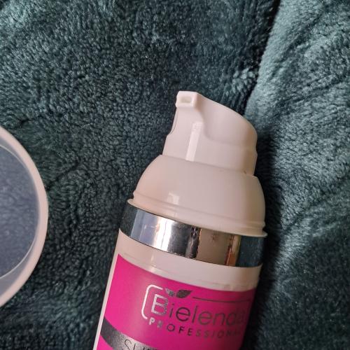 Bielenda Professional SUPREMELAB Essence of Asia, Glow! Antioxidant Face Cream with Japanese Camellia Oil SPF 20 (Antyoksydacyjny krem do twarzy) - opinie | zdjęcie do recenzji od AnaSky - 2