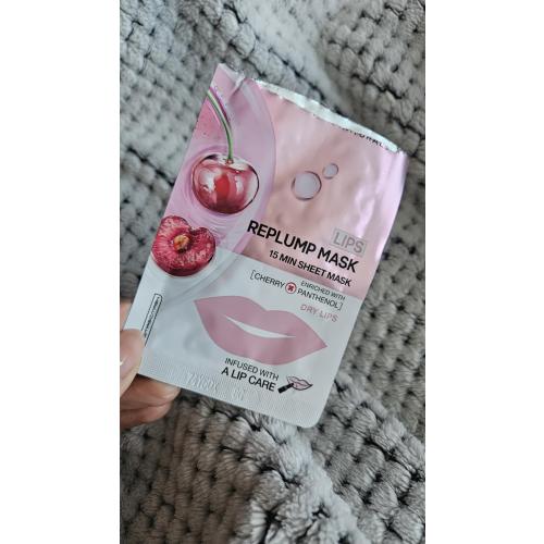 Garnier SkinActive, Moisture Bomb Cherry Lip Mask (Maseczka do ust) - opinie | zdjęcie do recenzji od Atejka