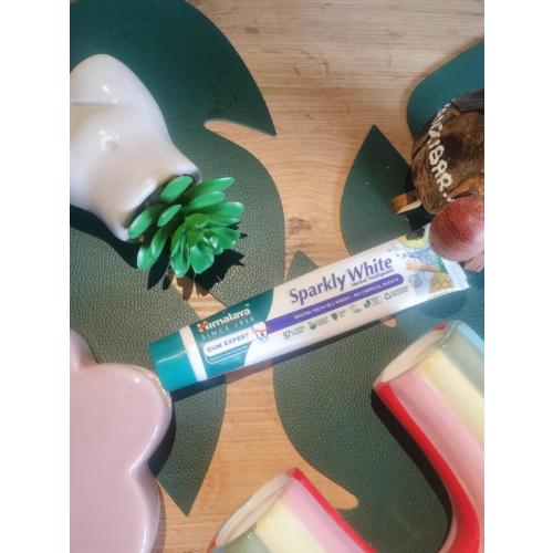 Himalaya Herbals Gum Expert, Sparkly White Herbal Toothpaste (Wybielająca pasta do zębów `Lśniąca biel`) - opinie | zdjęcie do recenzji od blondeinbeauty