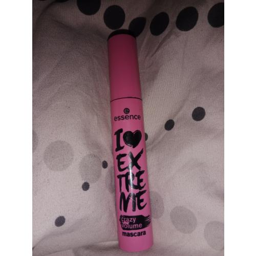 Essence I Love Extreme, Crazy Volume Mascara (Pogrubiający tusz do rzęs) - opinie | zdjęcie do recenzji od Patrycja080