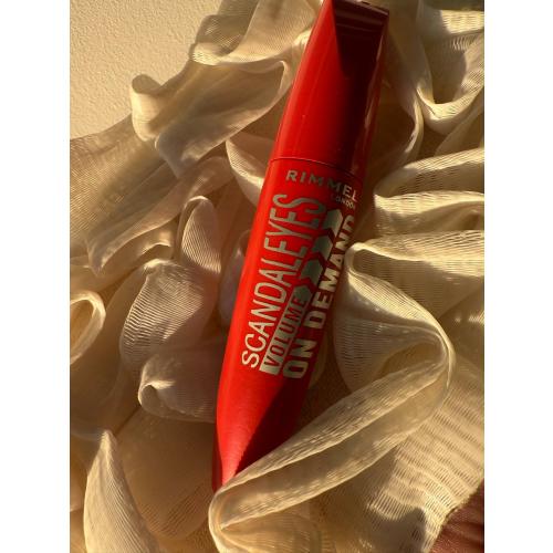 Rimmel Scandaleyes, Volume On Demand Mascara (Tusz do rzęs zwiększający objętość) - opinie | zdjęcie do recenzji od 123eliza96