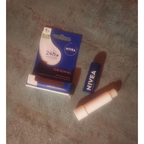 Nivea Original, 24h Melt-in Moisture (Pomadka ochronna z masłem shea) - opinie | zdjęcie do recenzji od Barbra61