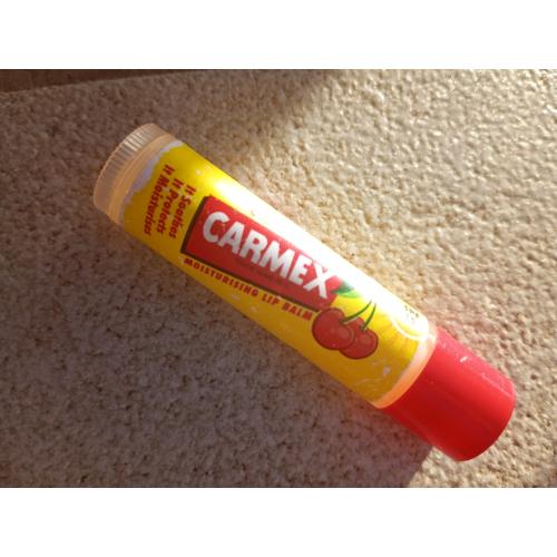 Carma Laboratories Carmex, Moisturising Lip Balm SPF15 (Nawilżający balsam do ust w sztyfcie - różne rodzaje) - opinie | zdjęcie do recenzji od Polaaa8
