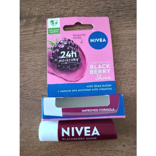 Nivea 24H Moisture, Blackberry Shine, Lip Balm (Jeżyna, Ochronny balsam do ust) - opinie | zdjęcie do recenzji od Martusia_B