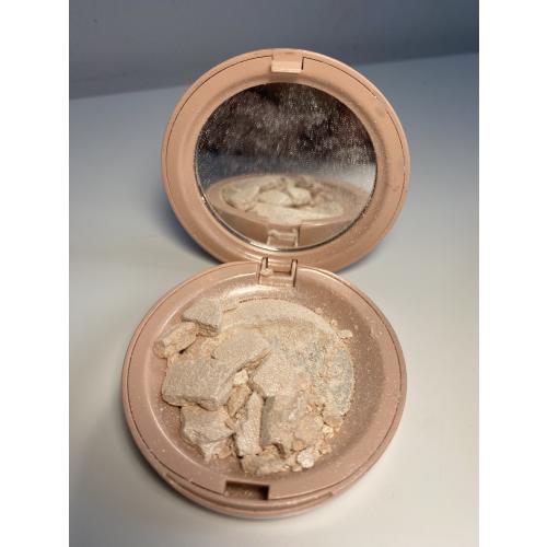 Rare Beauty Positive Light Silky Touch Highlighter (Pudrowy rozświetlacz) - opinie | zdjęcie do recenzji od Marysia_05 - 2