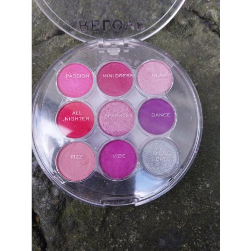 Relove by Revolution Beauty Dancing Queen Palette (Paleta cieni do powiek) - opinie | zdjęcie do recenzji od Smerfeta83 - 3