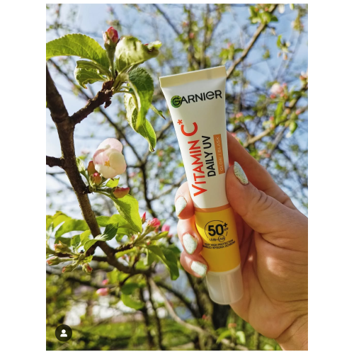 Garnier Skin Naturals, Vitamin C, Glow Daily UV Brightening Fluid SPF 50+ (Fluid nadający blask) - opinie | zdjęcie do recenzji od mamuska24h