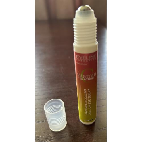 Eveline Cosmetics Vitamin C 3x Action, Rozjaśniająco-chłodzące serum pod oczy na dzień i na noc - opinie | zdjęcie do recenzji od Magnolia001