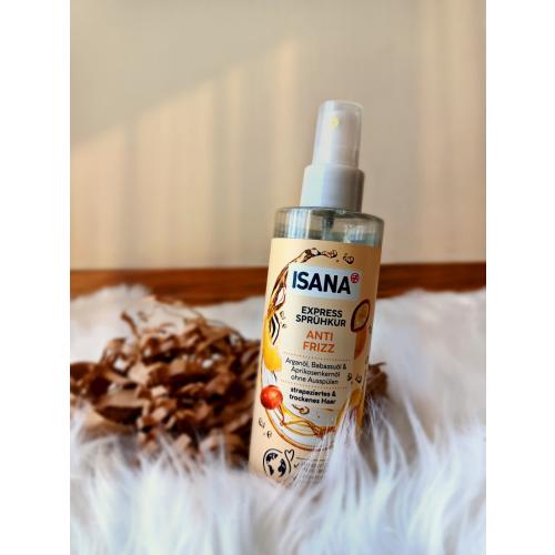 Isana Ekspresowa kuracja nawilżająca do włosów w sprayu anti-frizz - opinie | zdjęcie do recenzji od pinkblair