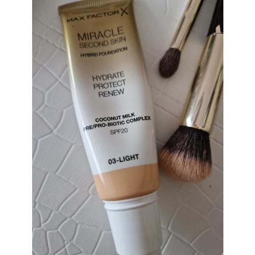 Max Factor Miracle Second Skin Hybrid Foundation, Hydrate Protect Renew SPF 20 (Podkład nawilżający z filtrem) - opinie | zdjęcie do recenzji od zlota1982