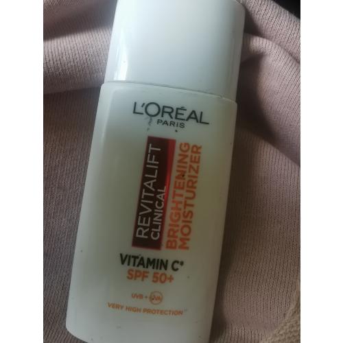 L'Oreal Paris Revitalift Clinical, Rozświetlający krem na dzień SPF 50+ - opinie | zdjęcie do recenzji od antekkk - 1