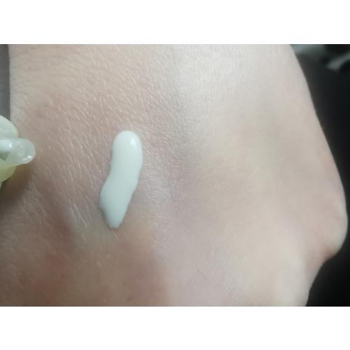 L'Oreal Paris Revitalift Clinical, Rozświetlający krem na dzień SPF 50+ - opinie | zdjęcie do recenzji od antekkk - 3