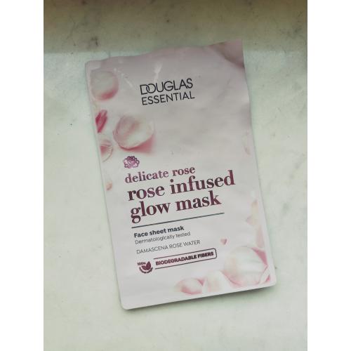 Douglas Collection Essential, Delicate Rose, Rose Infused Glow Mask (Rozświetlająca maska w płachcie do twarzy) - opinie | zdjęcie do recenzji od shewild
