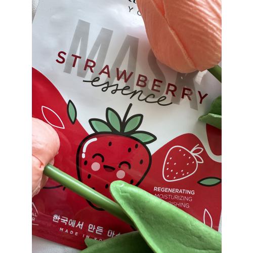 Kimoco Beauty Young, Strawberry Essence Mask (Regenerująca maska w płachcie z ekstraktem z truskawki i wodą lodowcową) - opinie | zdjęcie do recenzji od Ewelkaaa35 - 3