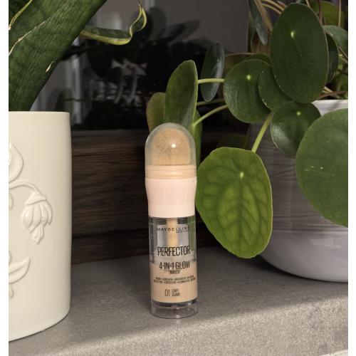 Maybelline New York Instant Perfector Glow (Rozświetlająca baza 4 w 1) - opinie | zdjęcie do recenzji od IvanaLi