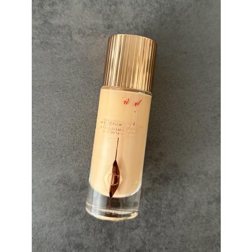 Charlotte Tilbury Hollywood Flawless Filter (Rozświetlająca baza pod makijaż) - opinie | zdjęcie do recenzji od Idealna_cera - 1