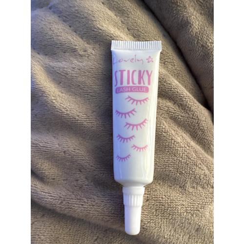 Lovely Sticky Lash Glue (Klej do rzęs) - opinie | zdjęcie do recenzji od Amaranth37
