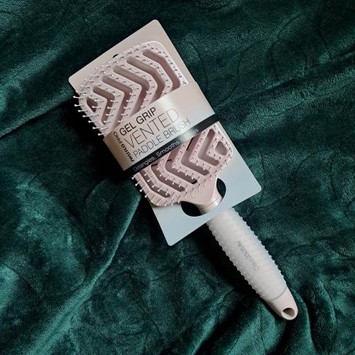 Swissco Pro Gel Grip, Vented Paddle Brush (Szczotka do włosów z uchwytem żelowym i wentylacją) - opinie | zdjęcie do recenzji od AnaSky - 1