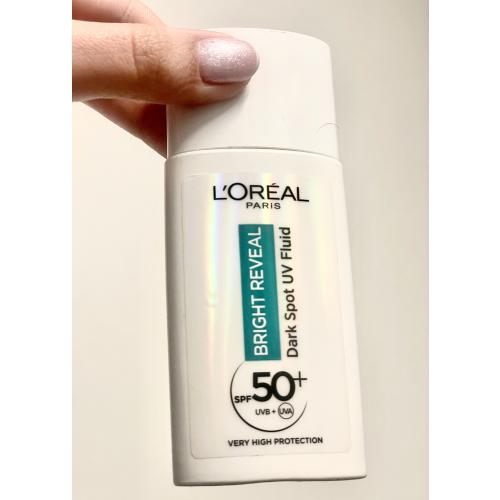 L'Oreal Paris Bright Reveal, Redukujący przebarwienia UV Fluid z SPF 50+ - opinie | zdjęcie do recenzji od gabaxoxo