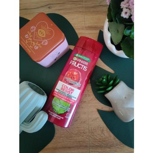 Garnier Fructis Color Resist, Szampon do włosów farbowanych (nowa wersja) - opinie | zdjęcie do recenzji od blondeinbeauty