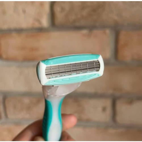 Wilkinson Quattro for Women Sensitive,  Maszynka do golenia dla kobiet - opinie | zdjęcie do recenzji od Deluther - 2