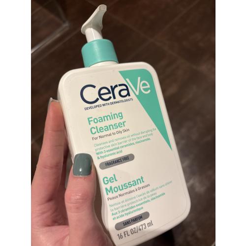 CeraVe Oczyszczający Żel do mycia dla skóry normalnej i tłustej - opinie | zdjęcie do recenzji od Zuriee_beauty