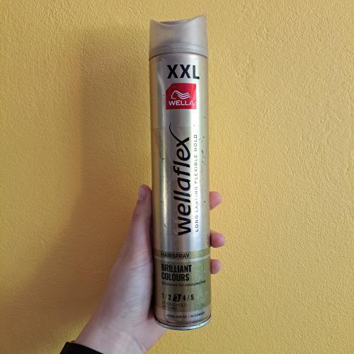 Wella Wellaflex, Brilliant Colours, Hairspray (Lakier do włosów maksymalnie utrwalający `Lśniący kolor`) - opinie | zdjęcie do recenzji od Oliwia8367